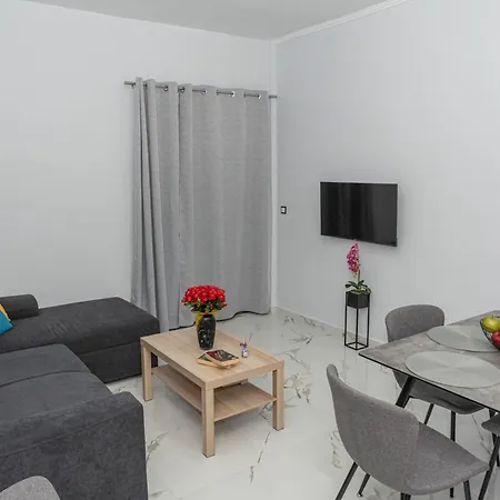 Nikisapartments Kalamata Faraí